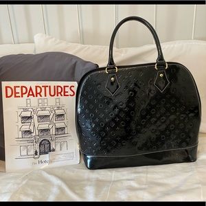 Black patent leather INVECE purse